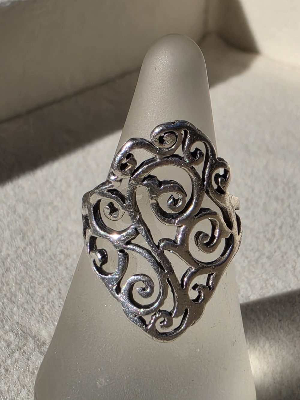 Sterling Silver Filigree Heart Ring - Size 5 • 3.00g